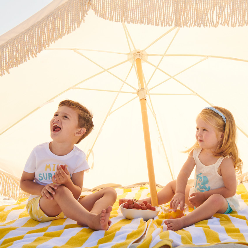 Σύνολο κοντών 2 τεμαχίων με φούστα και σορτσάκι για μωρό κορίτσι. 