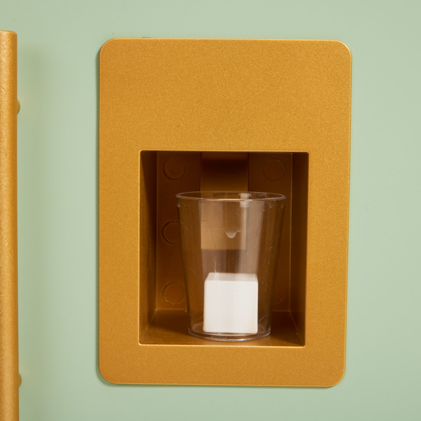 Πλήρως Εξοπλισμένη Κουζίνα Με Ξύλινα Αξεσουάρ 