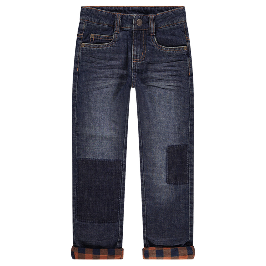 Τζιν με φθαρμένη και τσαλακωμένη όψη και επένδυση από φανέλα καρό 