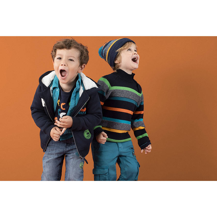 Παντελόνι cargo με σήματα και τσέπες 