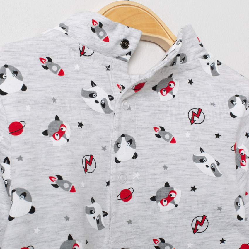 Ensemble avec t-shirt imprimé ratons laveurs et salopette 