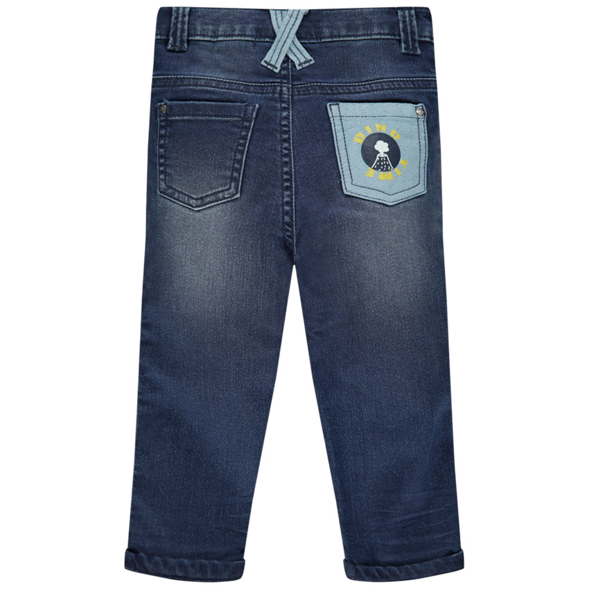 Τζιν με used όψη, ζέρσεϊ επένδυση και κεντημένα μάτια 