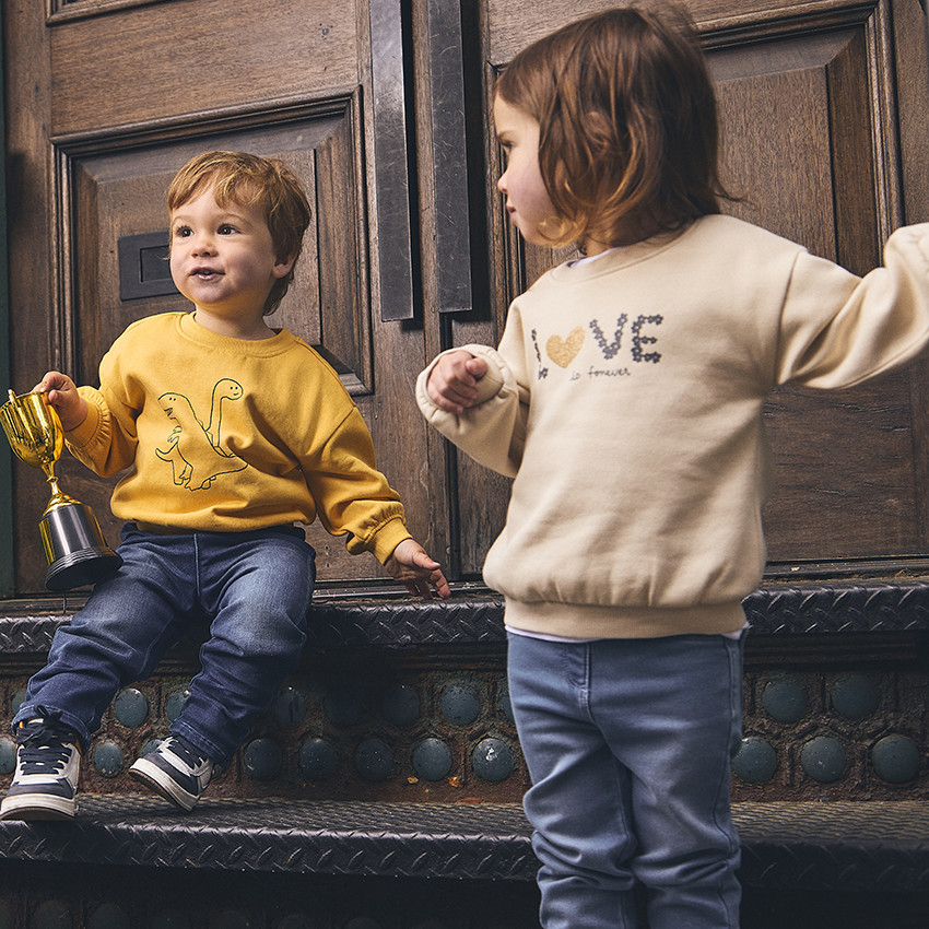 Φούτερ σε molleton με φαντεζί print για bebe κορίτσι 