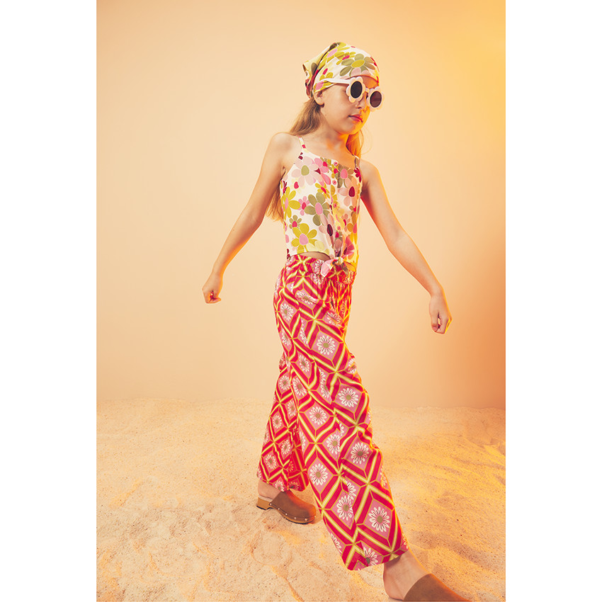 Παντελόνι φαρδύ και ρευστό με retro print για κορίτσι 