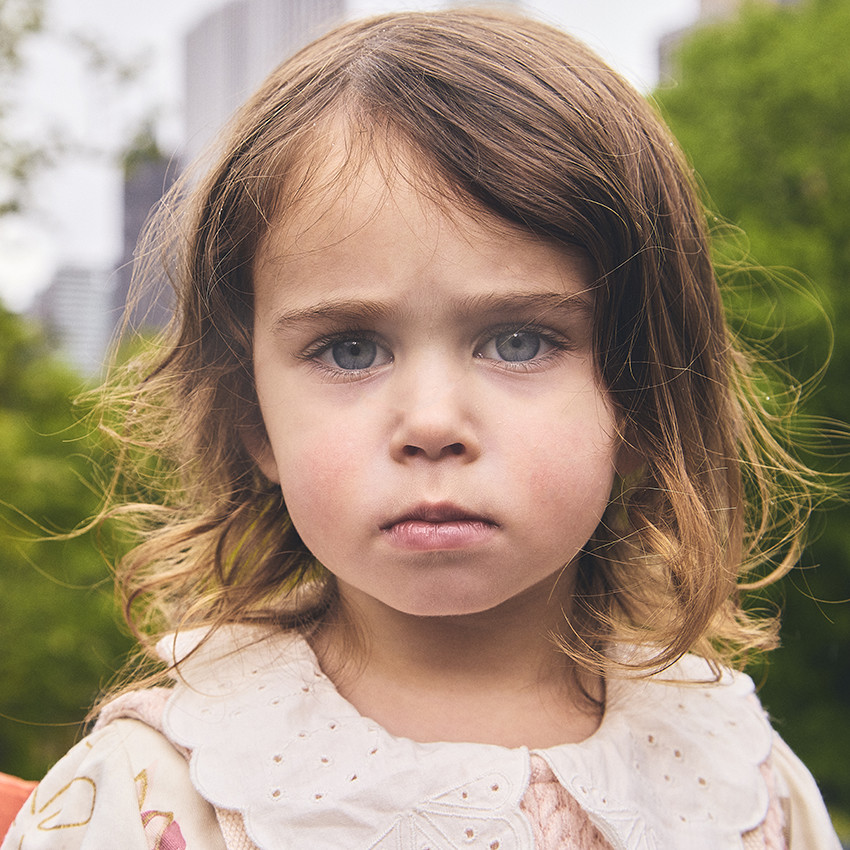 Σύνολο μπλούζας + αμάνικου πουλόβερ και μονόχρωμου κολάν για μωρό κορίτσι 