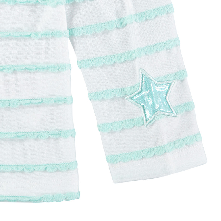 Μακρυμάνικη μπλούζα με ανάγλυφες ρίγες και μπάλωμα με αστεράκι 