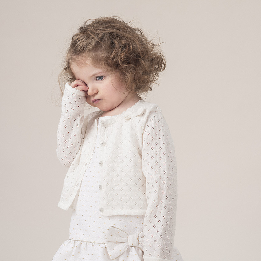 Πλεκτή ζακέτα με φιόγκο σε ελαφρώς διαφορετικό τόνο 