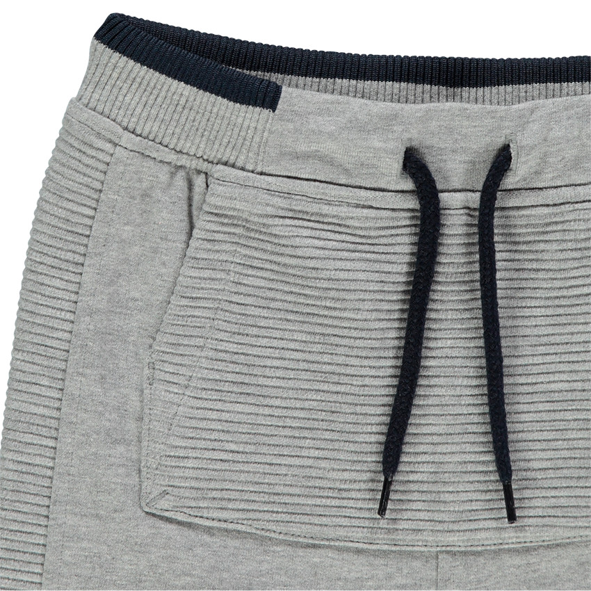 Σετ t-shirt και βερμούδα σχέδιο και κεντημένο μήνυμα 