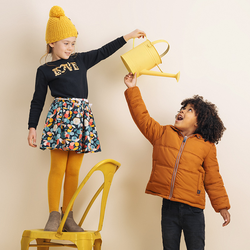 Sweat en molleton gratté à inscription en sequins dorés  Additional Sweat en molleton gratté à inscription en sequins dorés