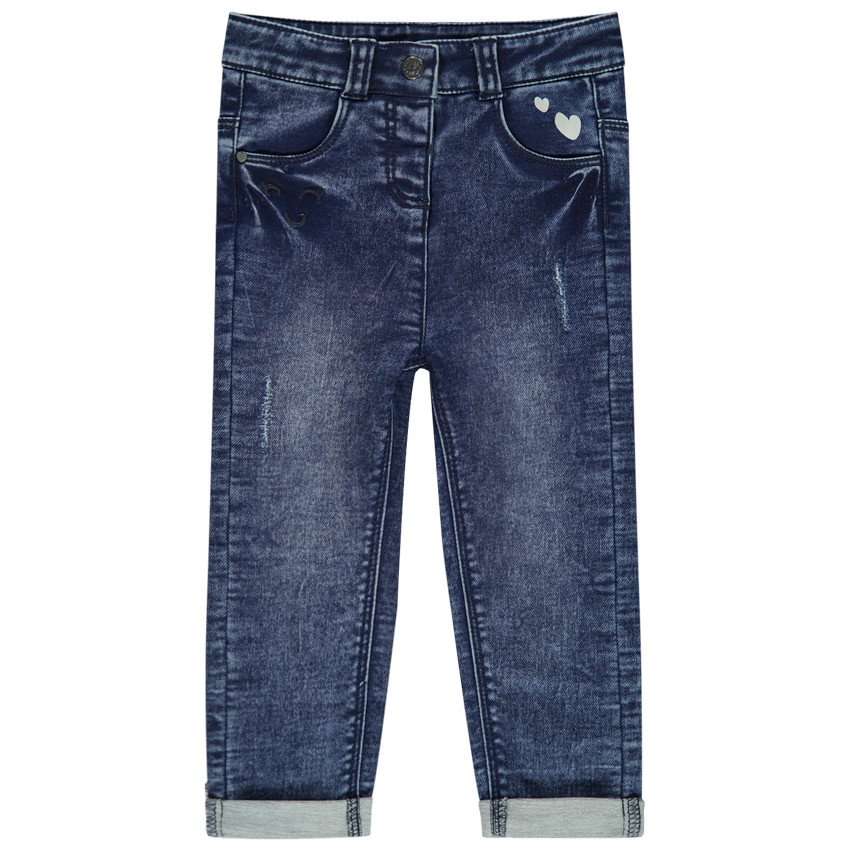 Τζιν με φθαρμένη και τσαλακωμένη όψη και τυπωμένες καρδούλες 