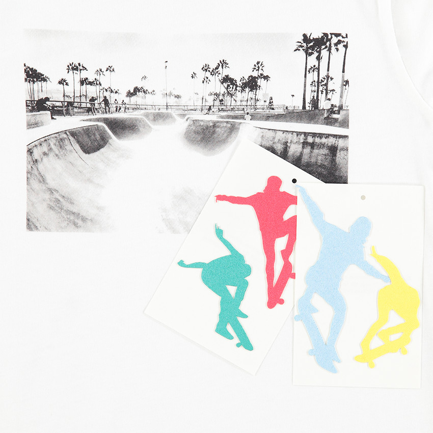 Μακρυμάνικη ζέρσεϊ μπλούζα με τυπωμένο μήνυμα και διακοσμητικά αυτοκόλλητα σκέιτερ 