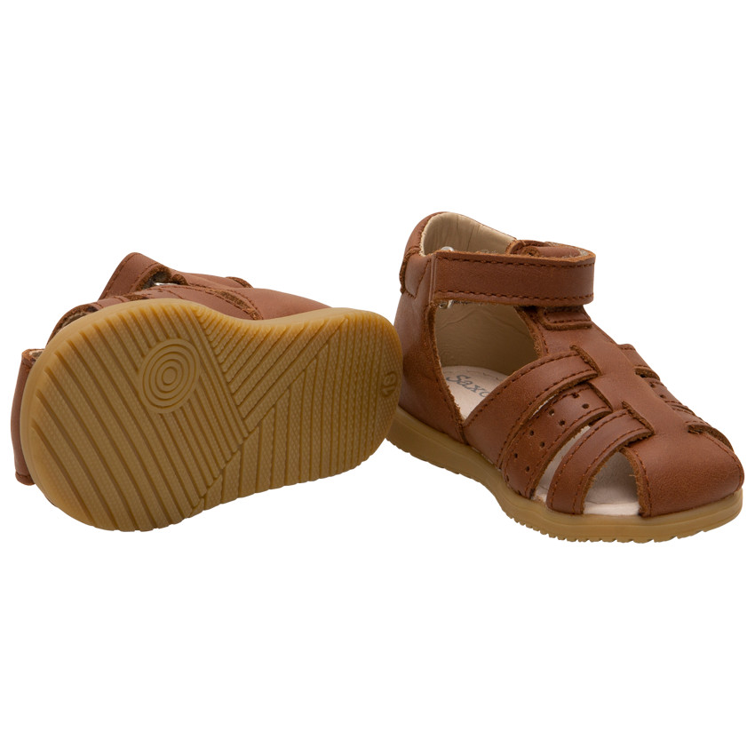 Δερμάτινα πέδιλα με διάτρητο λουράκι 