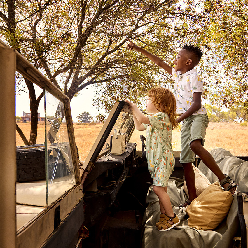 Πολυτελές κοντομάνικο polo με φανταστικό σχέδιο για αγόρι 