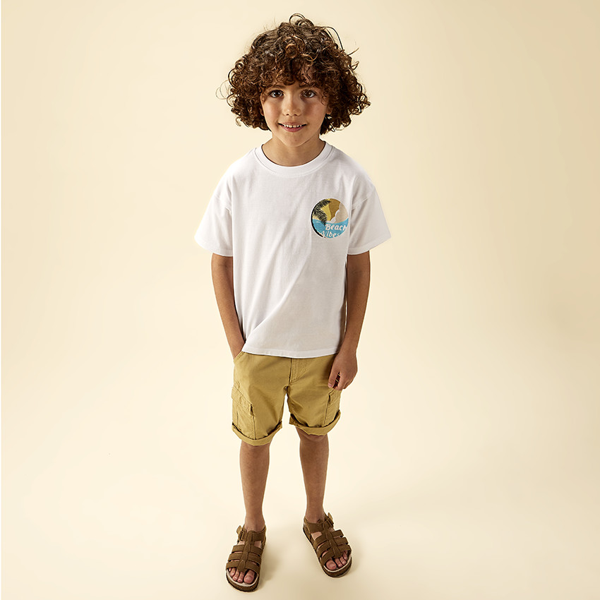 Κοντομάνικο μπλουζάκι με φαντεζί σχέδιο thème plage για αγόρι 