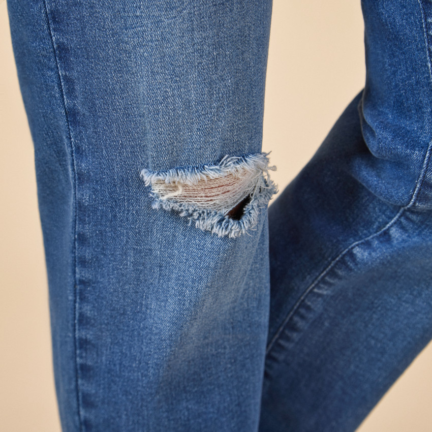 Τζιν boyfriend εγκυμοσύνης με εφέ used και ζώνη ψηλά 