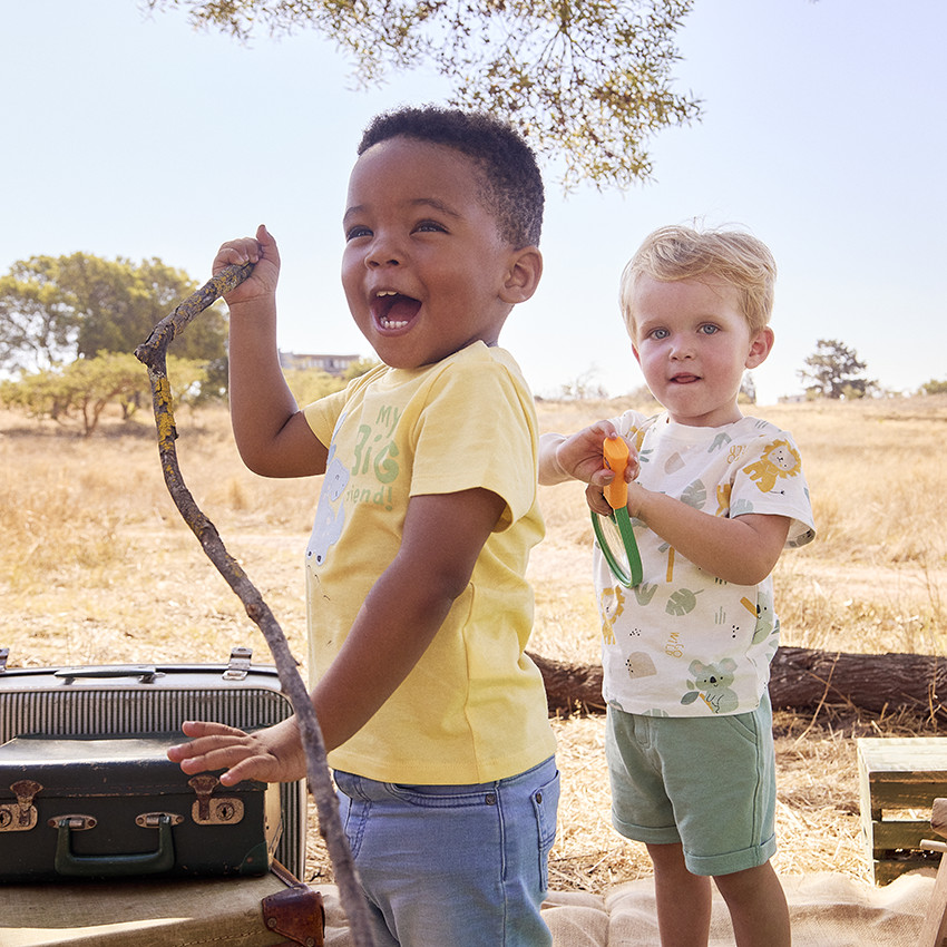 Κοντομάνικο μπλουζάκι φαντεζί με σχέδιο δεινόσαυρο για bebe αγόρι 