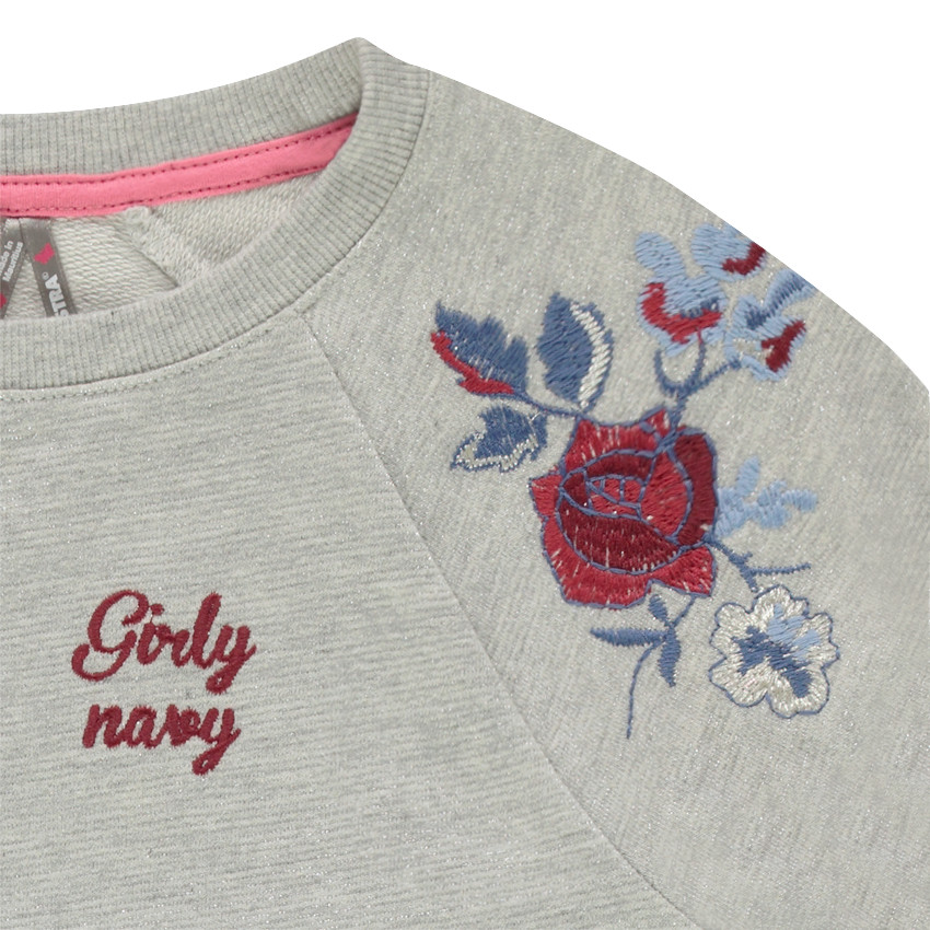 Φούτερ από ελαφριά φανέλα με κεντητά λουλούδια 