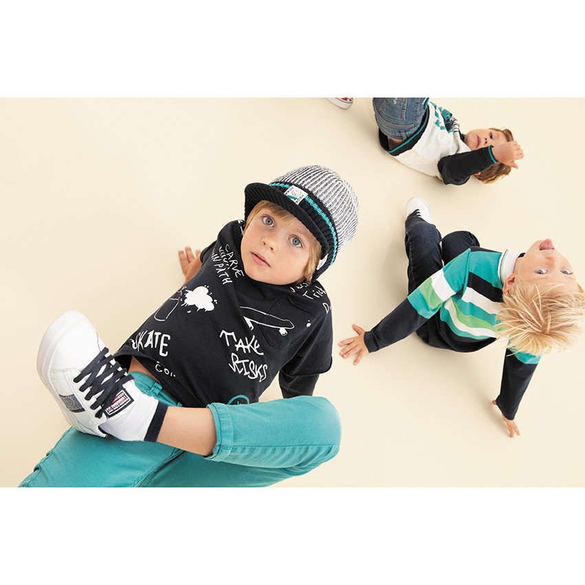 Αθλητικά παπούτσια χαμηλά λευκά με ρίγες 