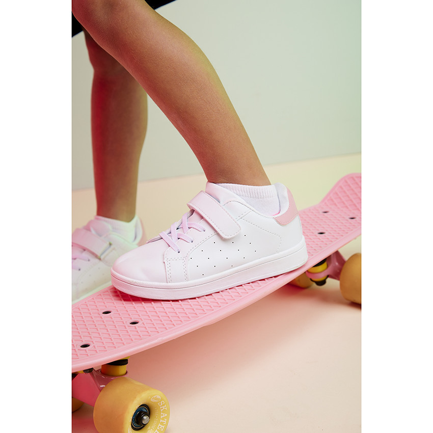 Baskets basses avec lacets et scratch pour bébé fille 