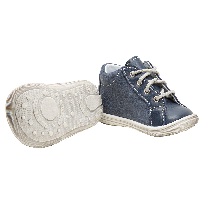 Δερμάτινα μποτάκια με κορδόνια και εφαρμοσμένες αντίθετες ρίγες 