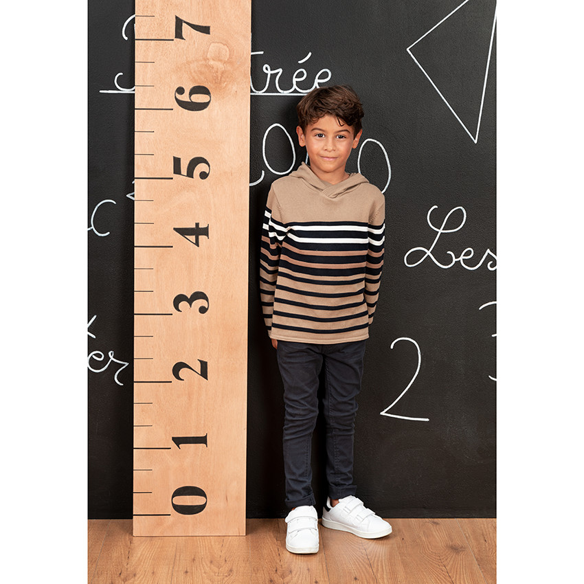 Pull en tricot à capuche à rayures placées 