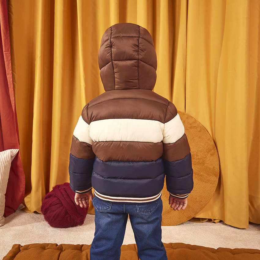 "Μπουφάν με εφέ color block και επένδυση από sherpa για μωρό αγόρι" 