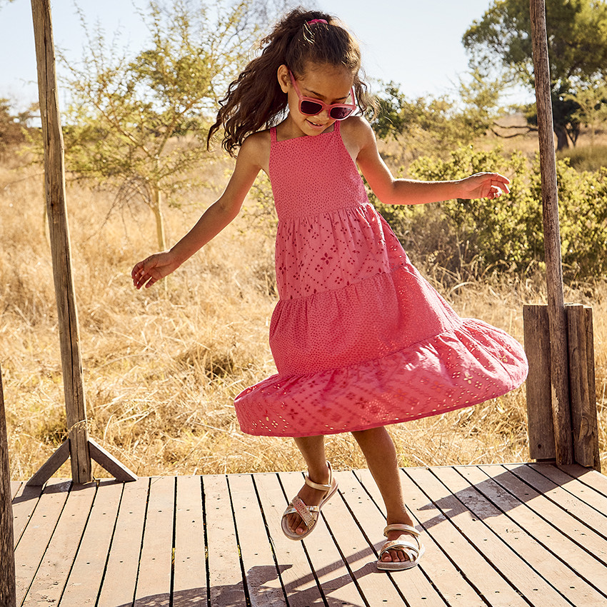 Αμάνικο φόρεμα με κέντημα αγγλικού τύπου για κορίτσι 