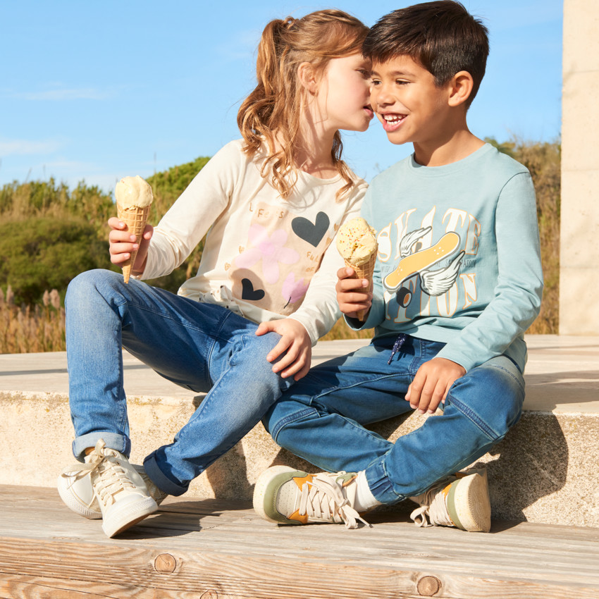 T-shirt με μακριά μανίκια με εκτύπωση από λευκά πετράδια για κορίτσι 