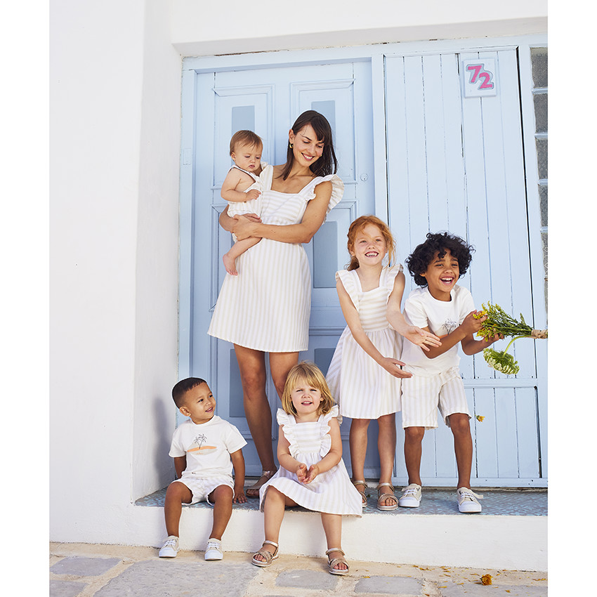 Γιορτινό φόρεμα κοντό ριγέ με ανοιχτή πλάτη  Additional Γιορτινό φόρεμα κοντό ριγέ με ανοιχτή πλάτη