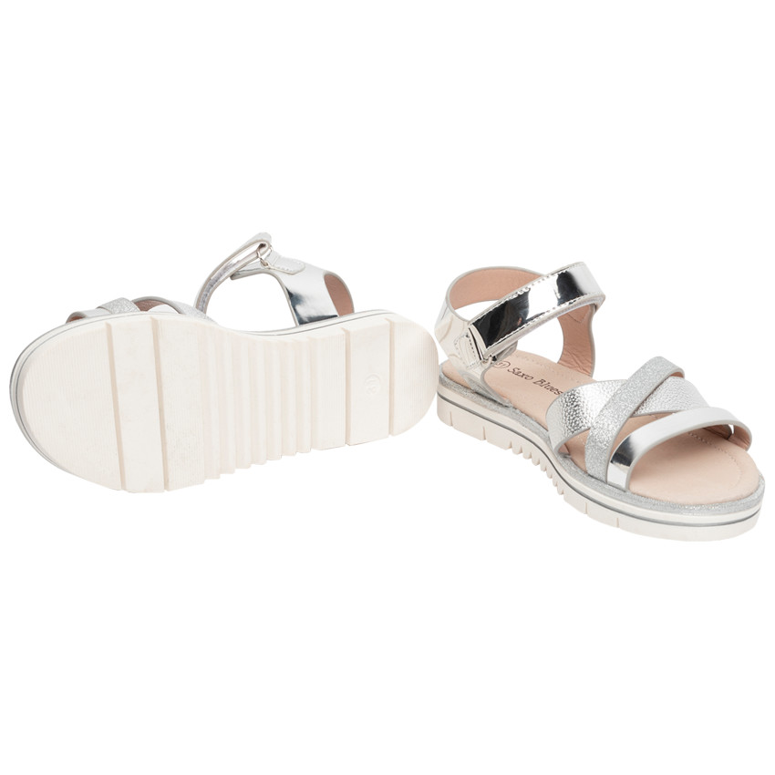 Ασημένια σανδάλια με λουριά για κορίτσι 