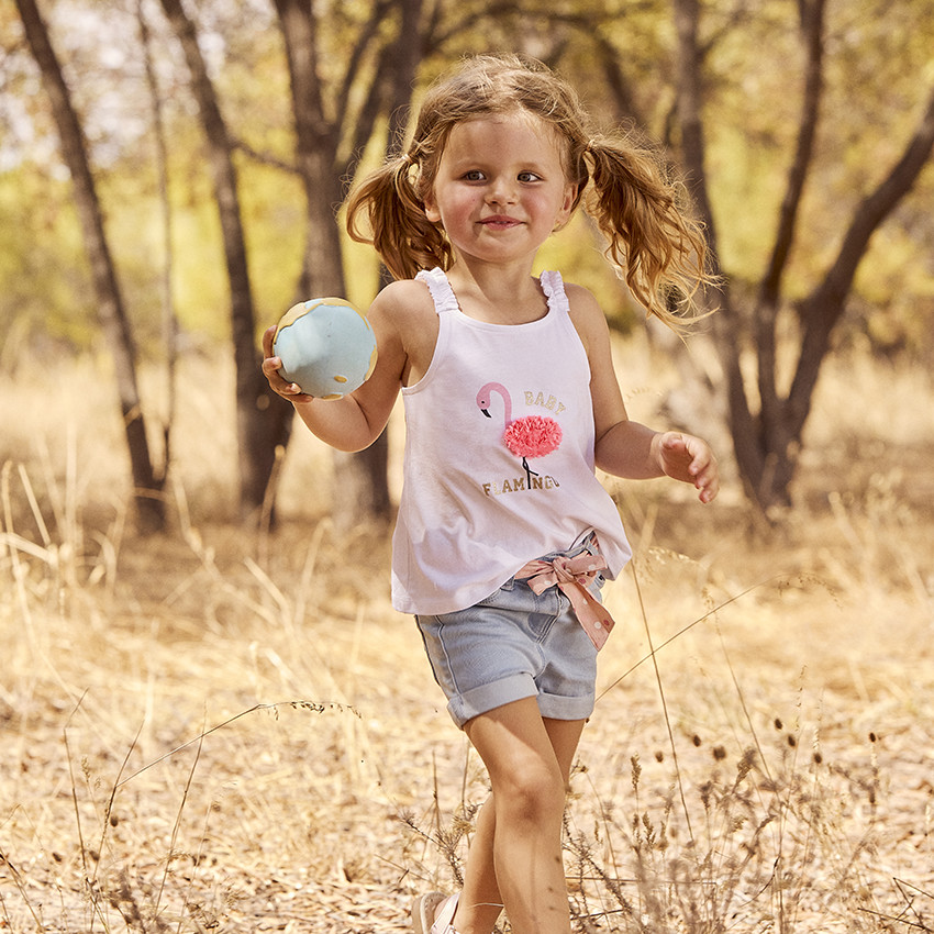 Μπλουζάκι αμάνικο μονόχρωμο print φλαμίνγκο effet πέταλα 3D για bebe κορίτσι 