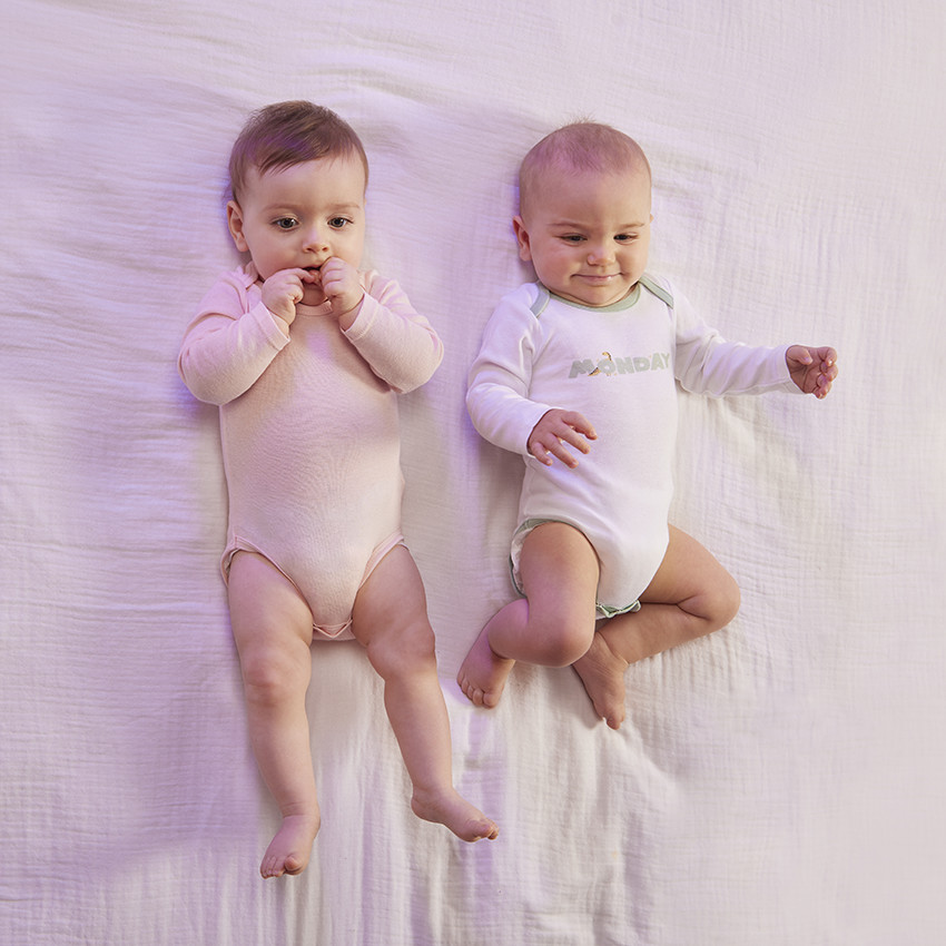 "Σετ από 7 μακρυμάνικα bodies εβδομάδας για μωρό" 