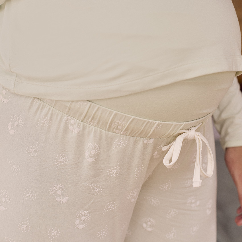 Παντελόνι πιτζάμας με λουλούδια εγκυμοσύνης 