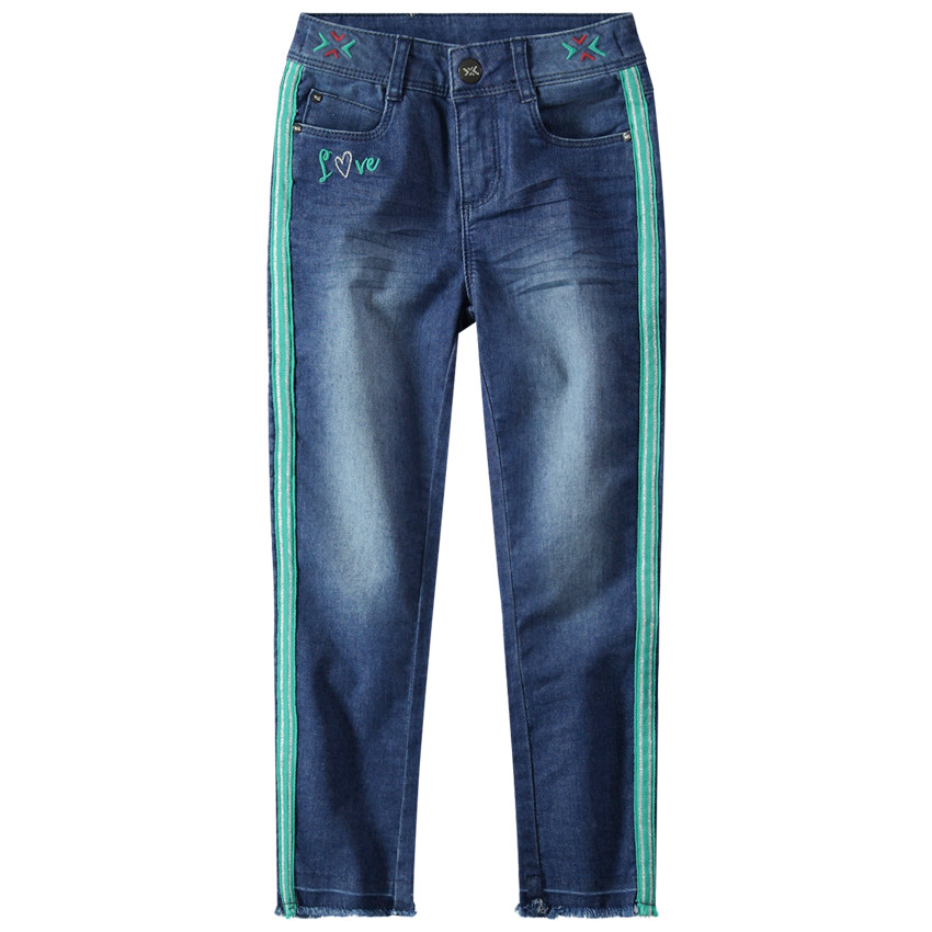 Τζιν με used όψη, μόνιμες τσακίσεις και απλικέ λωρίδες 