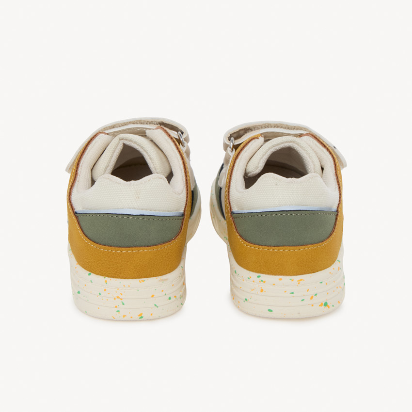 Αθλητικά παπούτσια με πάνελ για αγοράκι. 