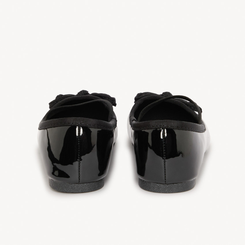 Γυαλιστερές μπαλαρίνες με ελαστικό και φιόγκο για κορίτσι 