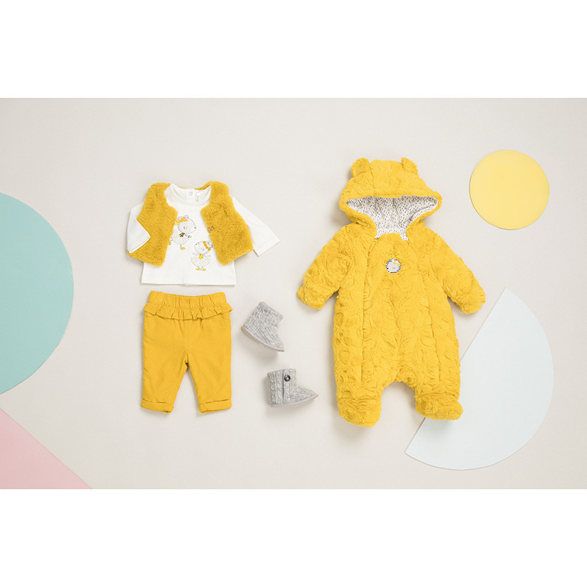 Ensemble 3 pièces avec t-shirt, gilet sans manches et pantalon velours  Additional Ensemble 3 pièces avec t-shirt, gilet sans manches et pantalon velours