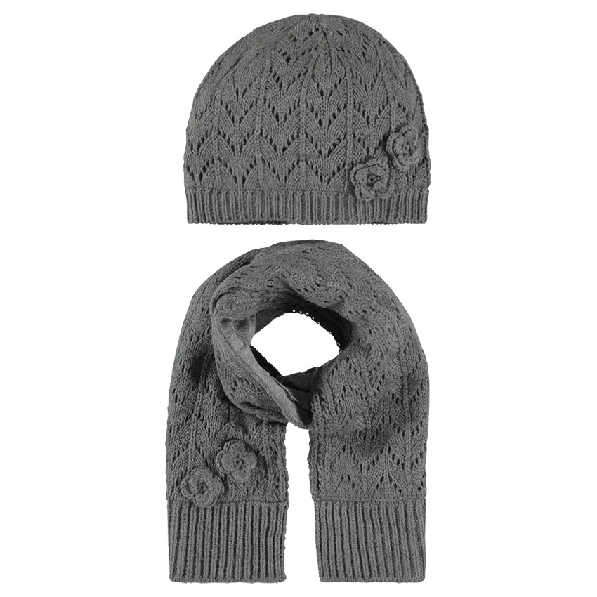 Ensemble bonnet et écharpe en tricot avec fleurs cousues devant 
