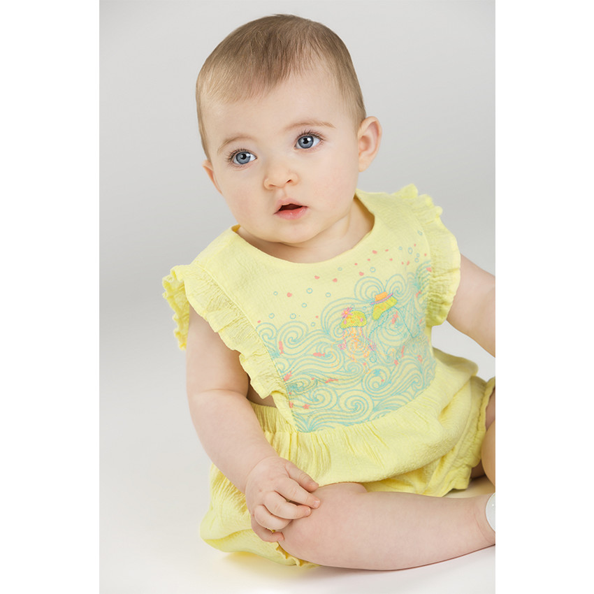 Κοντό ολόσωμο φορμάκι με βολάν και φαντεζί τύπωμα 