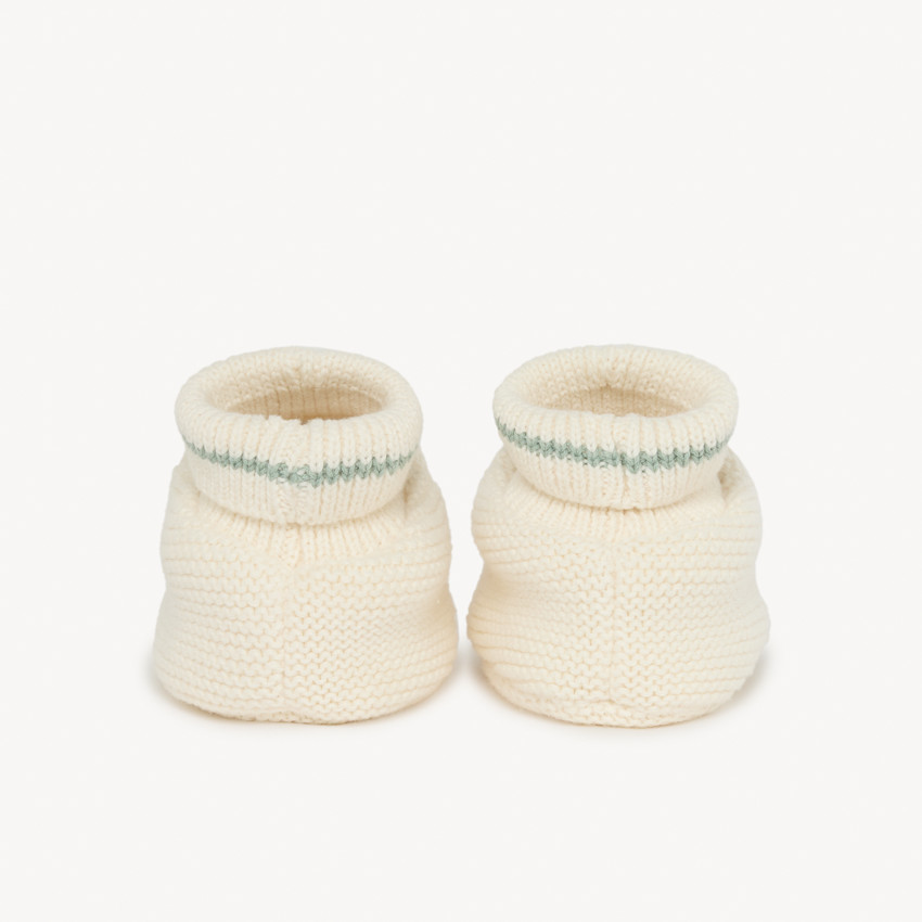 Chaussons en tricot uni pour bébé  