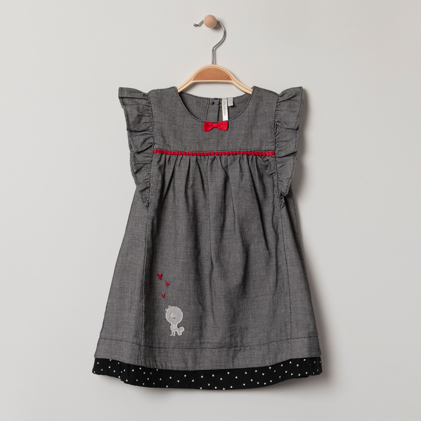 Φόρεμα κοντομάνικο με βολάν και κεντημένο πουλάκι  