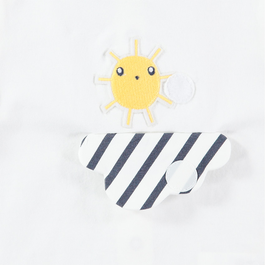 Σύνολο κοντομάνικη μπλούζα με σύννεφο και εμπριμέ βερμούδα 