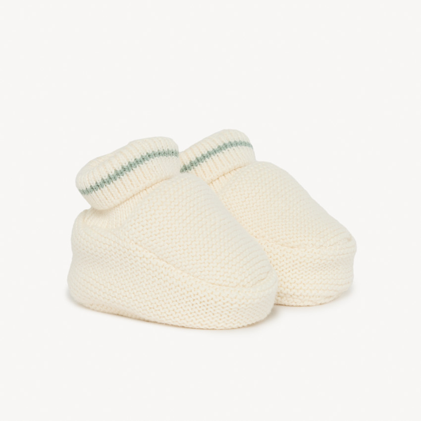 Chaussons en tricot uni pour bébé  