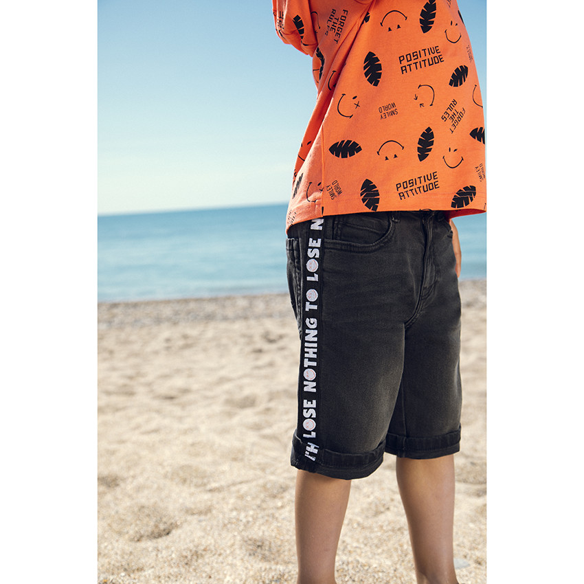 Βερμούδα  jean με ρίγες στα πλαινά με σχέδιο Smiley  Additional Βερμούδα  jean με ρίγες στα πλαινά με σχέδιο Smiley