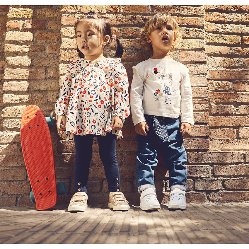 Τζιν με ζώνη και κέντημα για bebe κορίτσι 