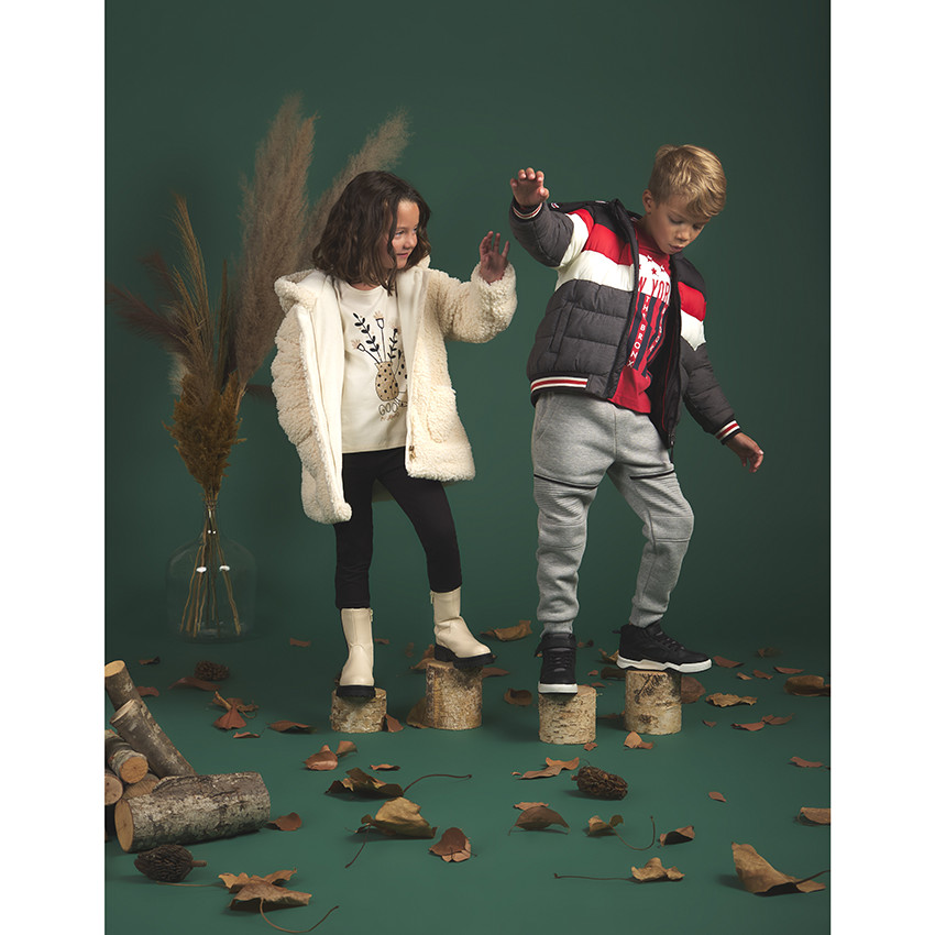 Manteau με ψεύτικη γούνα moutonnée με κουκούλα για κορίτσι 