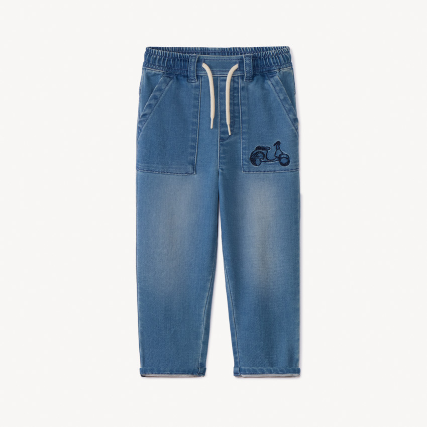 Τζιν cargo με εφέ denim και κέντημα scooter για μωρό αγόρι 
