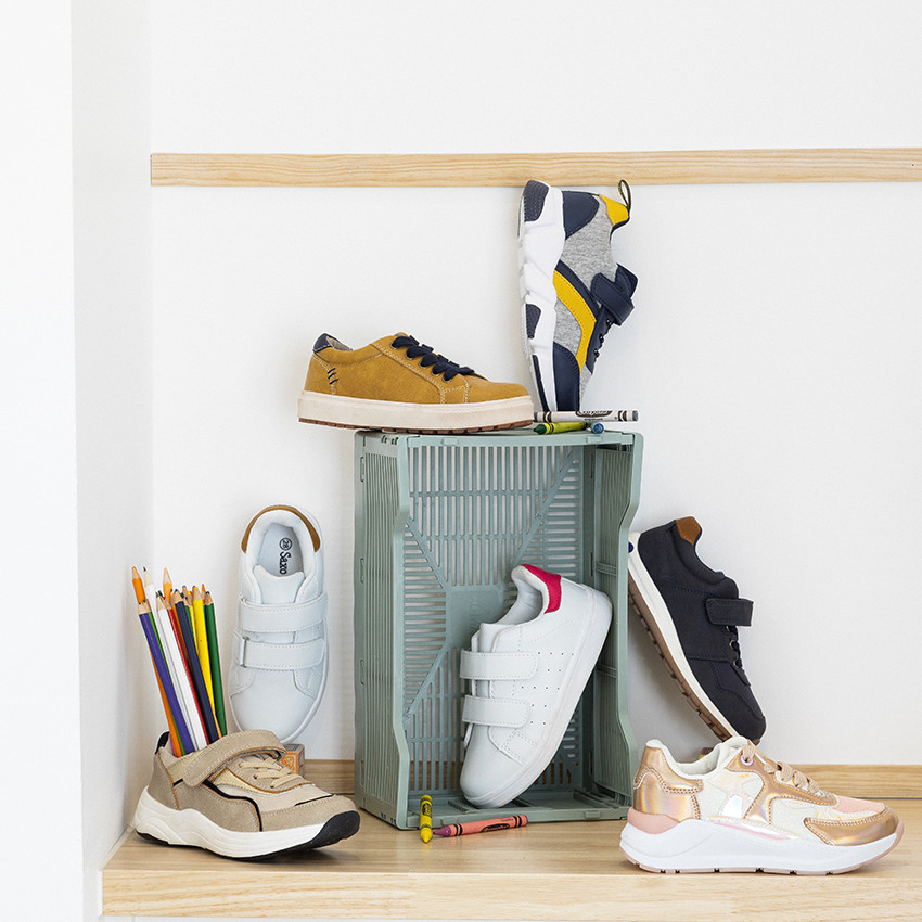 Baskets basses blanches à scratchs pour enfant garçon 