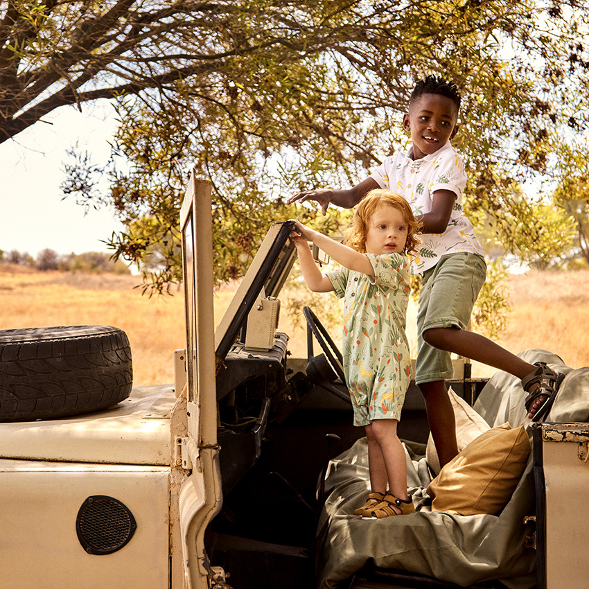 Πολυτελές κοντομάνικο polo με φανταστικό σχέδιο για αγόρι 
