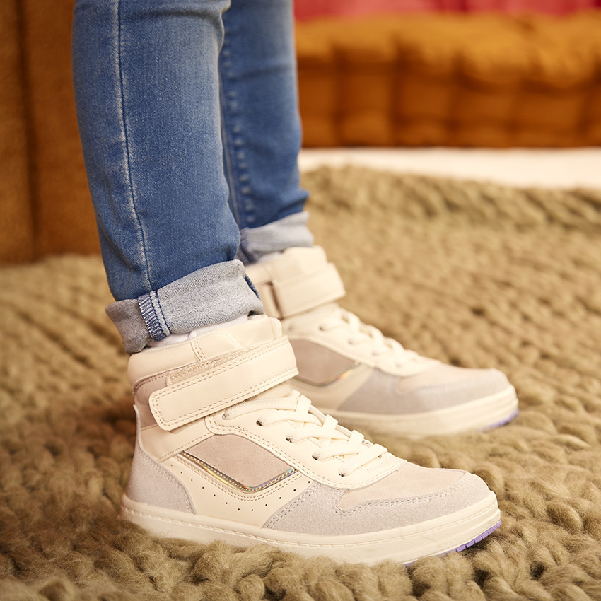 Αθλητικά παπούτσια σε contrast σόλα για κορίτσι 